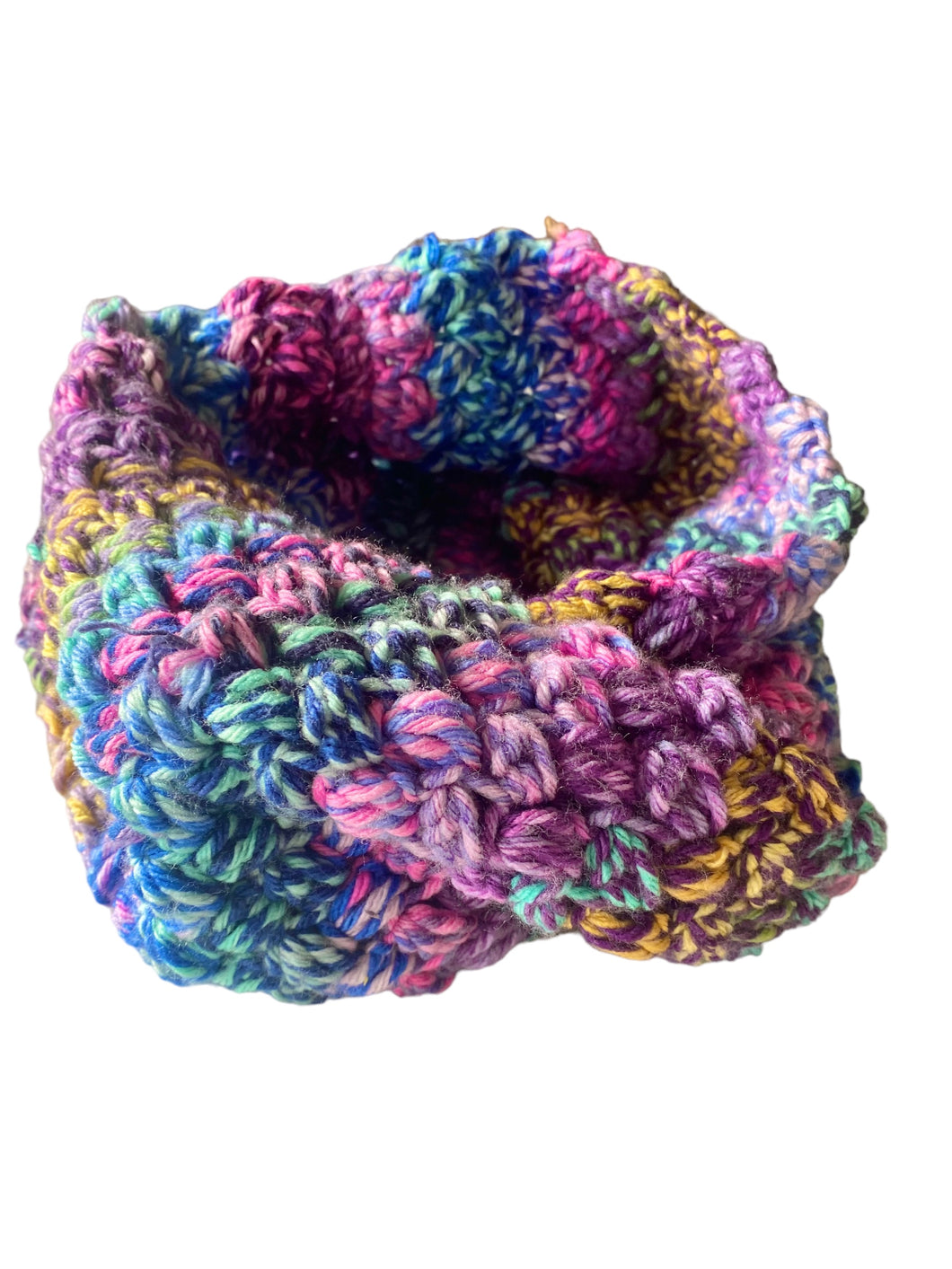 Cuello torcido tejido a crochet